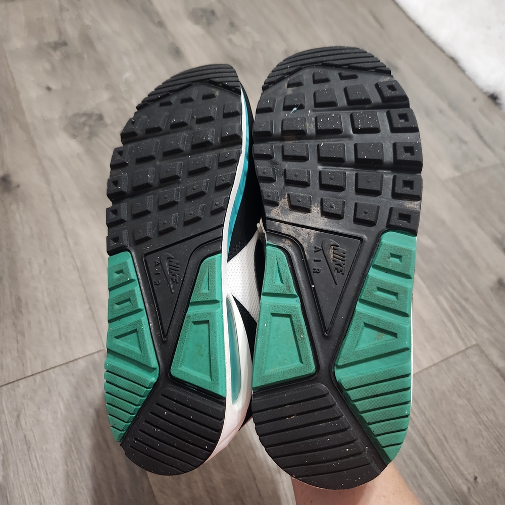 WOMENS NIKE AIR MAX CORRELATE [SIZE 7] WHITE/BLACK/GREEN [511417-136] - Picture 7 of 7